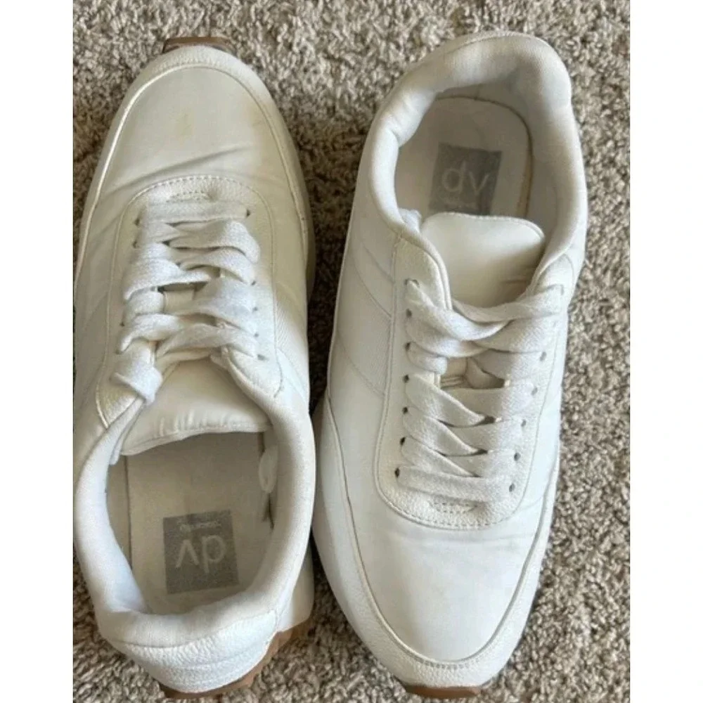 Dolce Vita Zina White Platform Sneakers Gum Sawtooth Sole Low Top Trainer